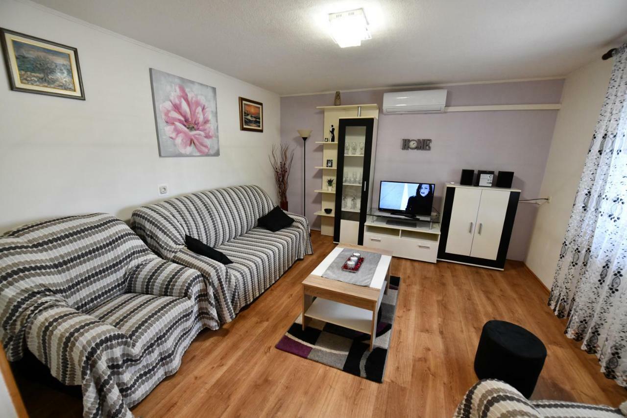 Holiday Home Miramary Trilj Eksteriør billede